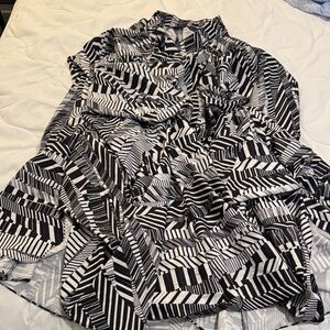 Black and White Geometric Patterned Blouse